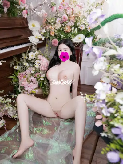 GÁI MIỀN TÂY CỰC XINH LUXY_ VÚ TO MÔNG CONG BODDY RỰC LỬA_ HÀNG HOT CHO AE thumb 9