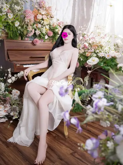 GÁI MIỀN TÂY CỰC XINH LUXY_ VÚ TO MÔNG CONG BODDY RỰC LỬA_ HÀNG HOT CHO AE thumb 17