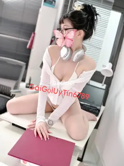 Hotgirl❤️QUỲNH CHÂU 2K4❤️Xinh Trắng Mình Dây Cao Ráo Vú Đẹp-Làm Tình Cuồng Nhiệt thumb 1