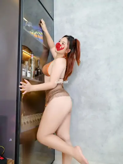 BÉ MIU XINH XẮN ĐÍT CONG VÚ BỰ DOGGY ĐÁ BI MÚC CU DÂM BAO PHÊ CHIỀU KHÁCH thumb 13