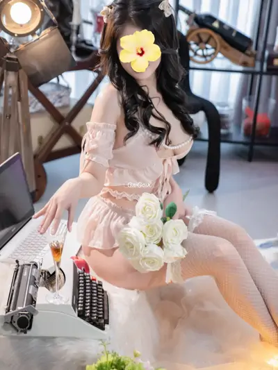 BÉ CANDY SIÊU PHẨM MẶT XINH DỄ THƯƠNG MỚI VÀO NGHỀ ĐI LÀM thumb 3