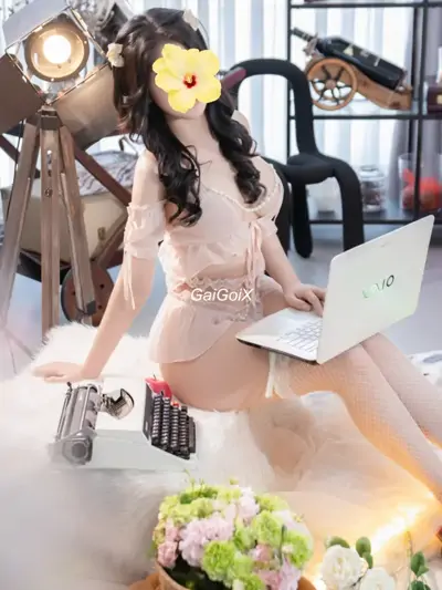 BÉ CANDY SIÊU PHẨM MẶT XINH DỄ THƯƠNG MỚI VÀO NGHỀ ĐI LÀM thumb 1