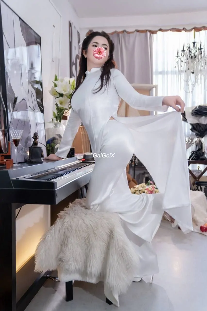 BẢO TRÂN XINH SEXY SIÊU PHẨM COSPLAY ÁO DÀI MÚC LIẾM CU ĐÁ BI CỰC DÂM CHIỀU KHÁCH 1