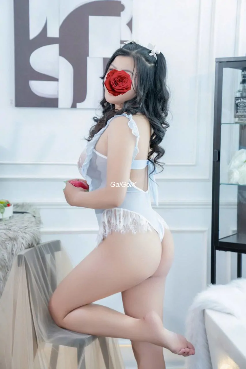 LAN NHI XINH XẮN GÁI MIỀN TÂY BÚ CU DÂM CHIỀU KHÁCH LẦN ĐẦU ĐI LÀM 1
