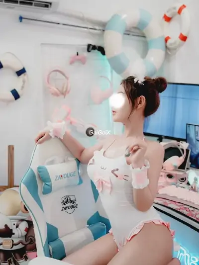 GÁI NON HUYỀN MY_ GƯƠNG MẶT XINH XẮN, BODY CỰC NGON❤️ thumb 2