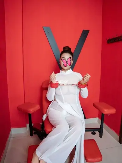 Quỳnh Như gái Miền Tây gầm cao máy thoáng điện nước dư dả Cosplay sexy áo dài, ren lưới thumb 16