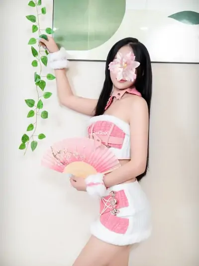 BÉ KEM _ Quyến Rũ Ngọt Ngào, Ngoan, Xinh, Yêu, Teen 2k8 Cháy Phố_ Hàng Mới Tinh thumb 2