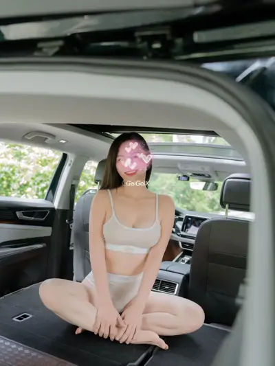 Phương Linh - Người đẹp chân dài thumb 2